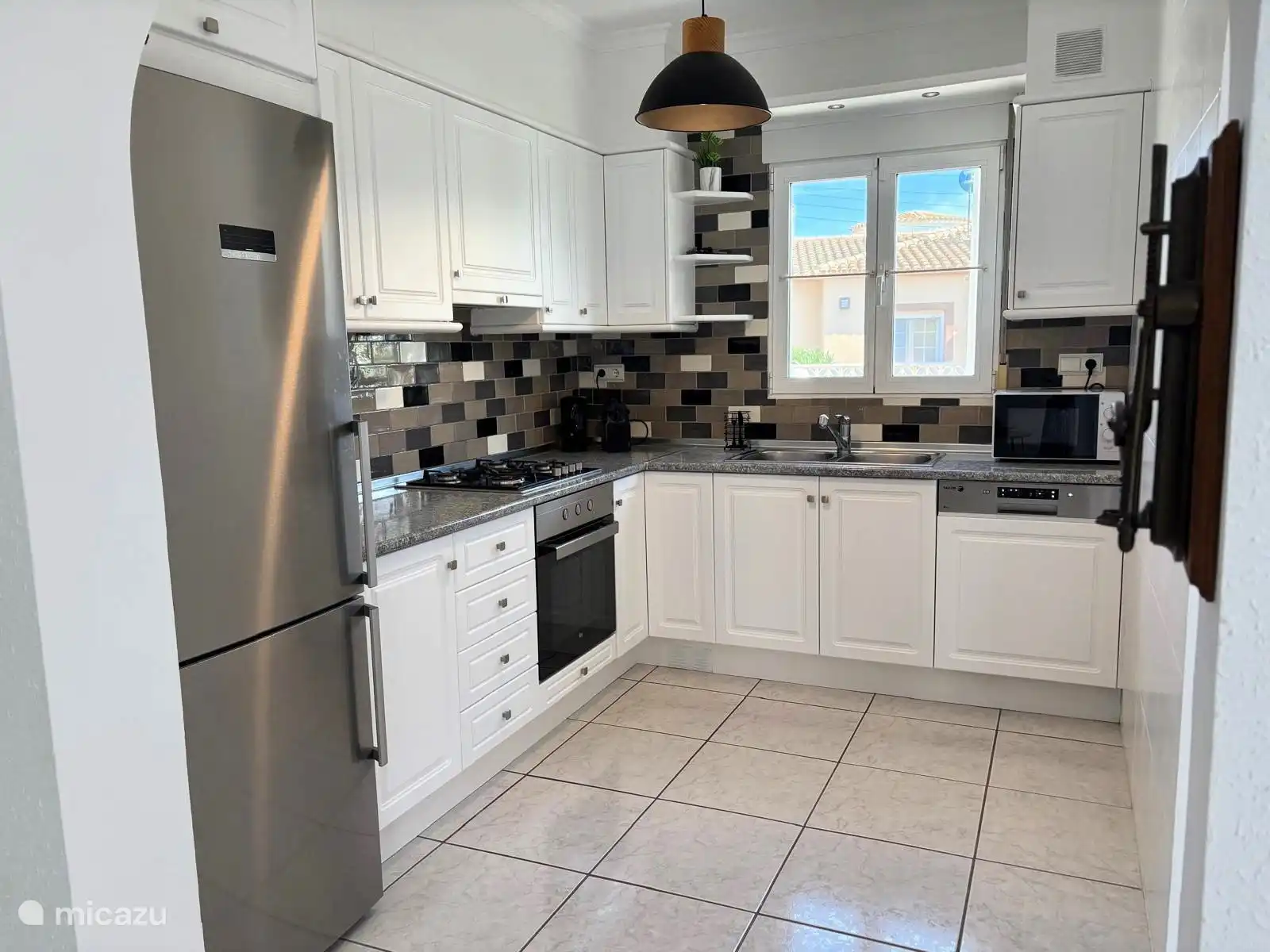 Volledig uitgeruste keuken